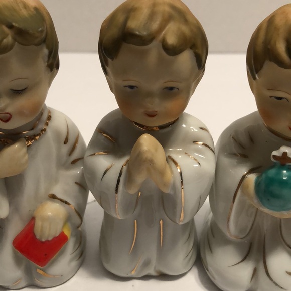 VTG. Sanmyro Praying Priest and Altar Boys Porcelain figurine set of three - Picture 3 of 11